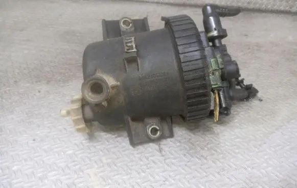 Peugeot 307 Fuel filter housing 9642105180
