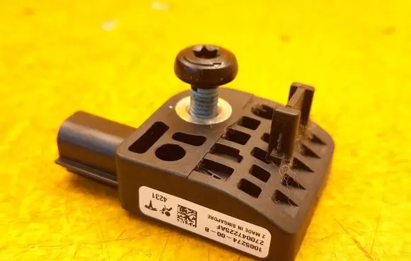 Tesla Model S Airbag deployment crash/impact sensor 100527400B