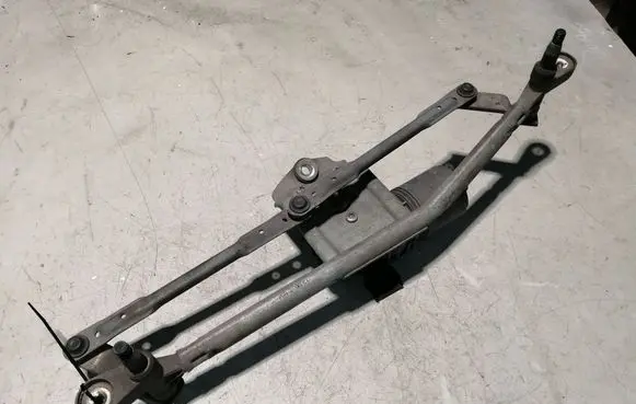 Front wiper linkage and motor