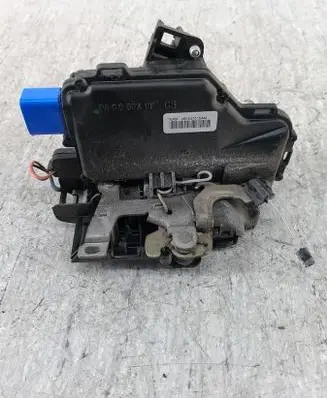 Volkswagen Polo IV 9N3 Front door lock 3B1837015AM