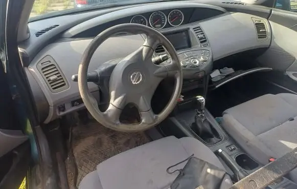 Nissan Primera Dashboard