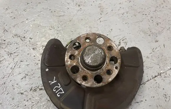 Mercedes-Benz E W212 Front wheel hub
