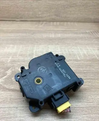 Mazda MPV II LW Air flap motor/actuator 0638000460 467112V WithPlug