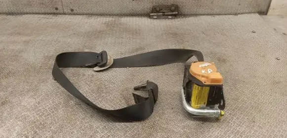 Toyota Avensis T250 Front seatbelt 
