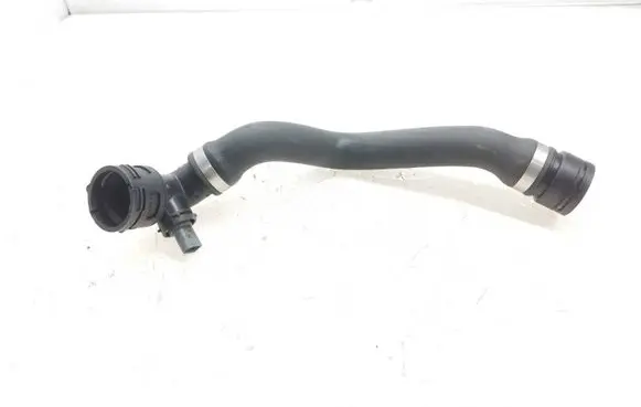 Volkswagen Touareg II Engine coolant pipe/hose 7P0122051 7P0122051KA4