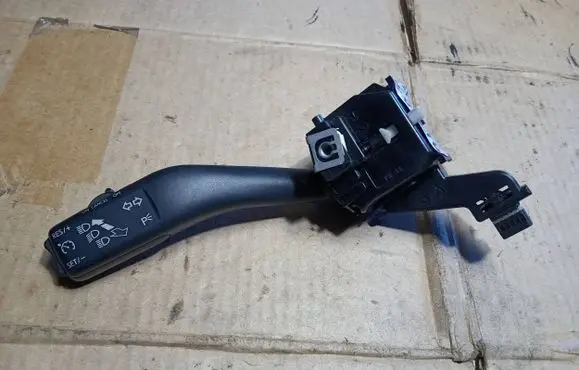 Volkswagen Golf V Indicator stalk ANP80H013E 7KE0350