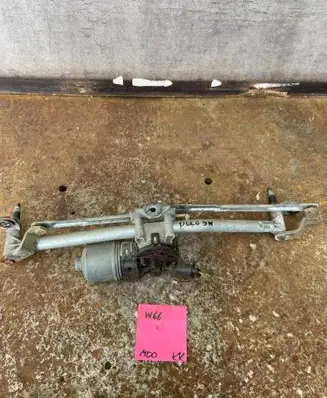 Volkswagen Polo IV 9N3 Front wiper linkage and motor 0390241524 6Q1955119A