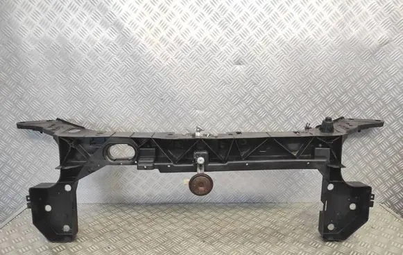 Renault Clio III Radiator support slam panel 8200290143