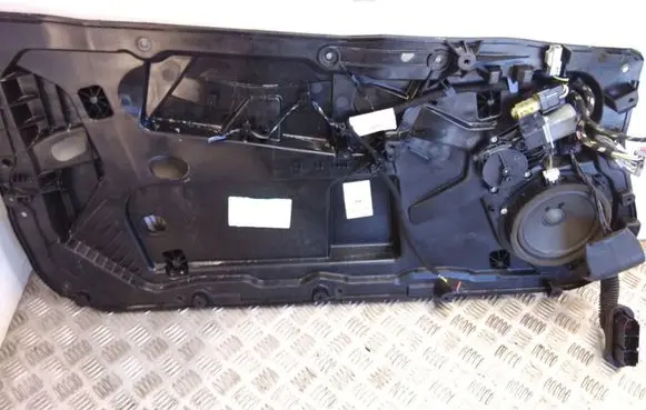 Ford Fiesta Front door window regulator with motor C1BBB045H17AD