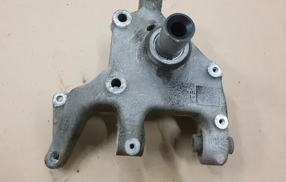 Volkswagen PASSAT B7 Rear wheel hub 3C0505435F
