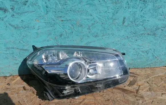 Nissan Qashqai Headlight/headlamp