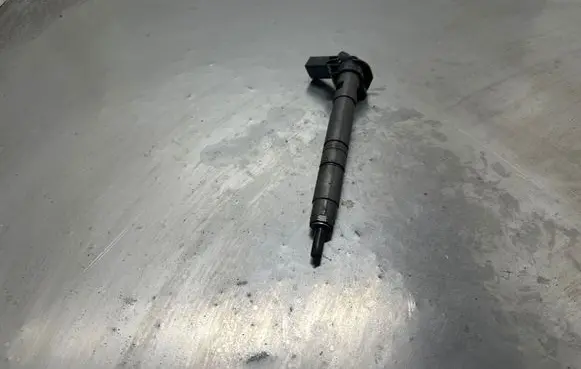 Fuel injector