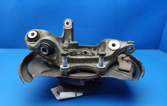 Rear wheel hub