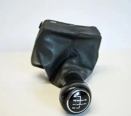 Volkswagen Polo Gear lever shifter trim leather/knob 6Q1711113G