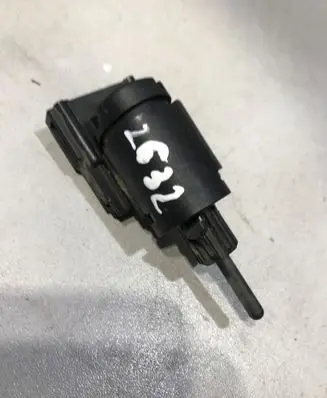 Audi A4 S4 B7 8E 8H Brake pedal sensor switch