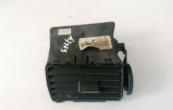 Chrysler Pacifica Dash center air vent grill