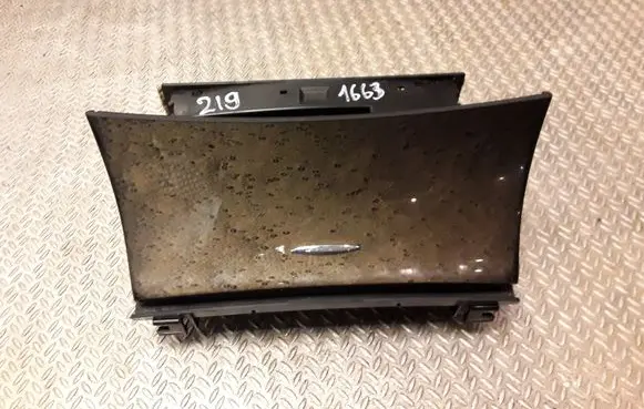 Mercedes-Benz CLS C219 Car ashtray 2116802852 A2116802852