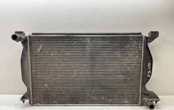 Audi A4 S4 B6 8E 8H Coolant radiator