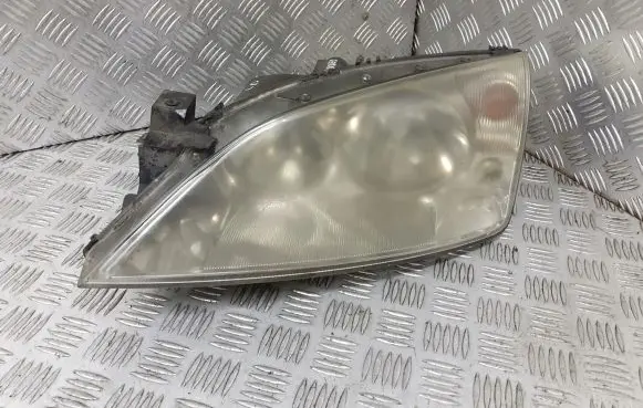 Ford Mondeo Mk III Headlight/headlamp 1S71-13006-AJ