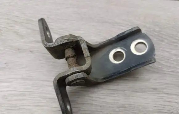 Toyota Prius+ (ZVW40) Front door upper hinge