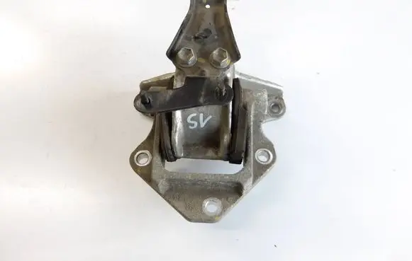Suzuki Vitara (LY) Engine mounting bracket 