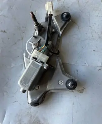 Toyota Prius (NHW20) Rear window wiper motor 8513047010 2596000351