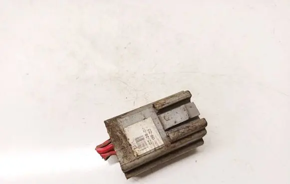 Opel Astra H Coolant fan relay 13178656