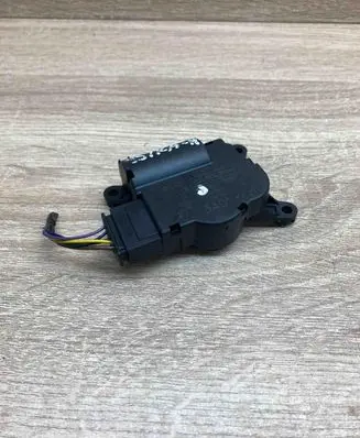Opel Astra H Air flap motor/actuator 52406337R05 020805