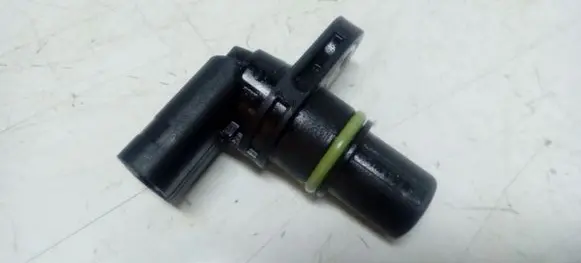 Volkswagen Golf VII Camshaft position sensor 04C907601A