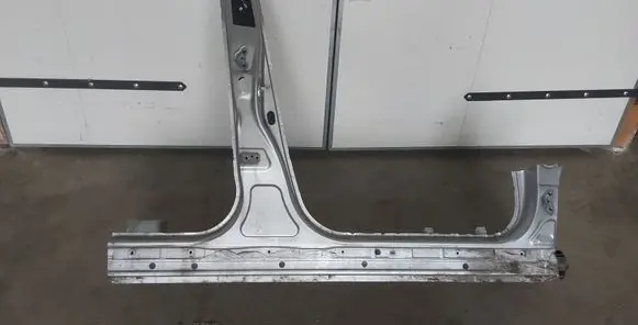 Toyota Verso Front sill (body part) 