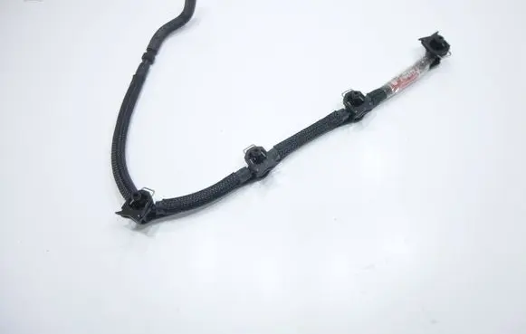 Volkswagen PASSAT B8 Fuel return line/hose 