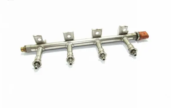 Skoda Octavia Mk2 (1Z) Fuel main line pipe 03F133320C