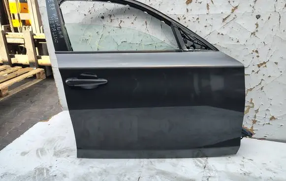 BMW 1 E81 E87 Front door 