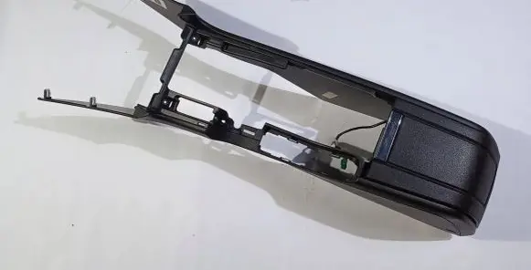 Ford Mustang V Center console