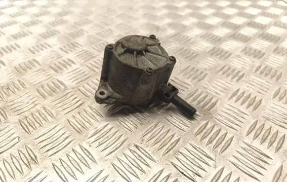 Mercedes-Benz E W212 Vacuum pump A6512300565