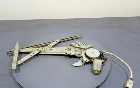 Honda HR-V Front door window regulator with motor