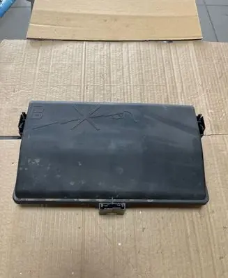 Opel Insignia A Fuse box cover 13222784