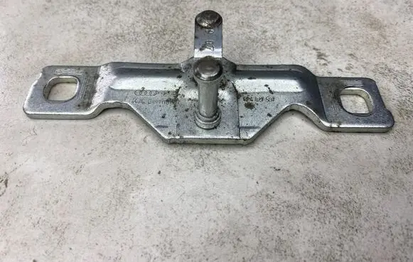Audi A4 S4 B7 8E 8H Loading door lock loop/hook striker 8P4827507