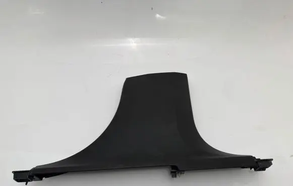 Volvo XC90 (B) pillar trim (bottom) 31363586