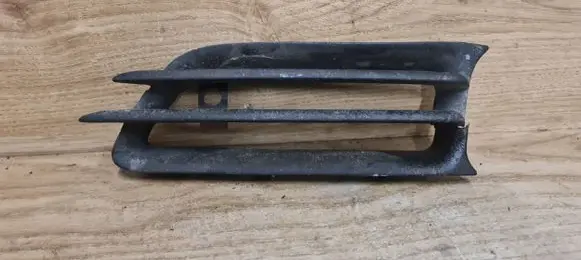 Volvo S70 V70 V70 XC Front bumper lower grill 09151512