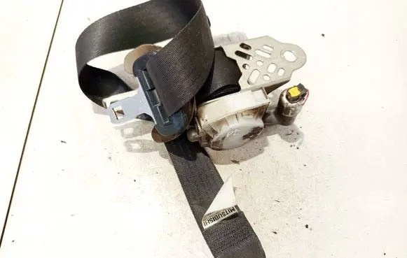 Mitsubishi Lancer X Front seatbelt