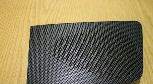 Side speaker trim/cover