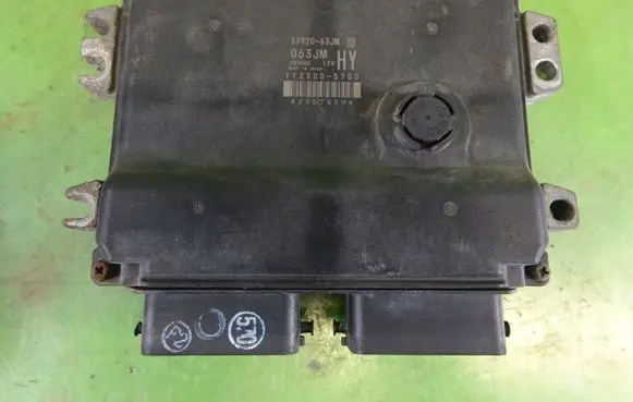 Suzuki Swift I Engine control unit/module ECU 33920-63JM