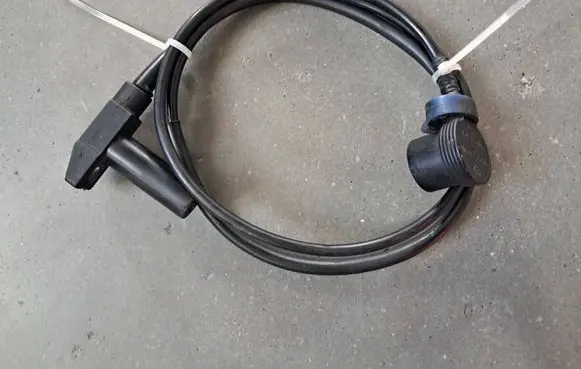 Mercedes-Benz E W124 Crankshaft position sensor 0031530128