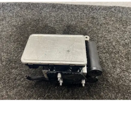 Mercedes-Benz GLC C254 Air suspension compressor/pump A2069010708