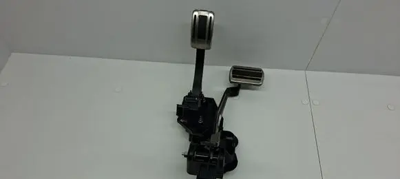 Peugeot 5008 II Pedal assembly 