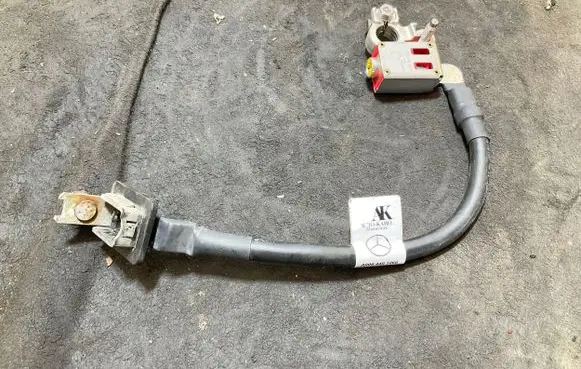 Mercedes-Benz Sprinter W906 Positive cable (battery) A9064401066