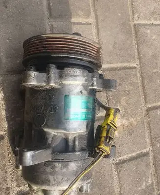 Peugeot 206 Air conditioning (A/C) compressor (pump) SD6V12 2270302344 D1342