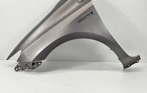 Toyota Auris E180 Fender