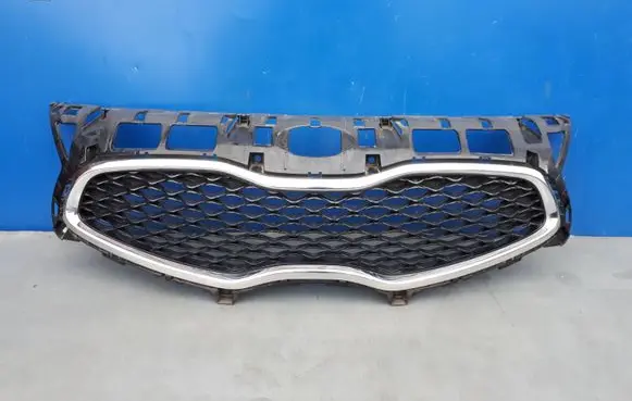 KIA Carens III Front grill 86352A4000